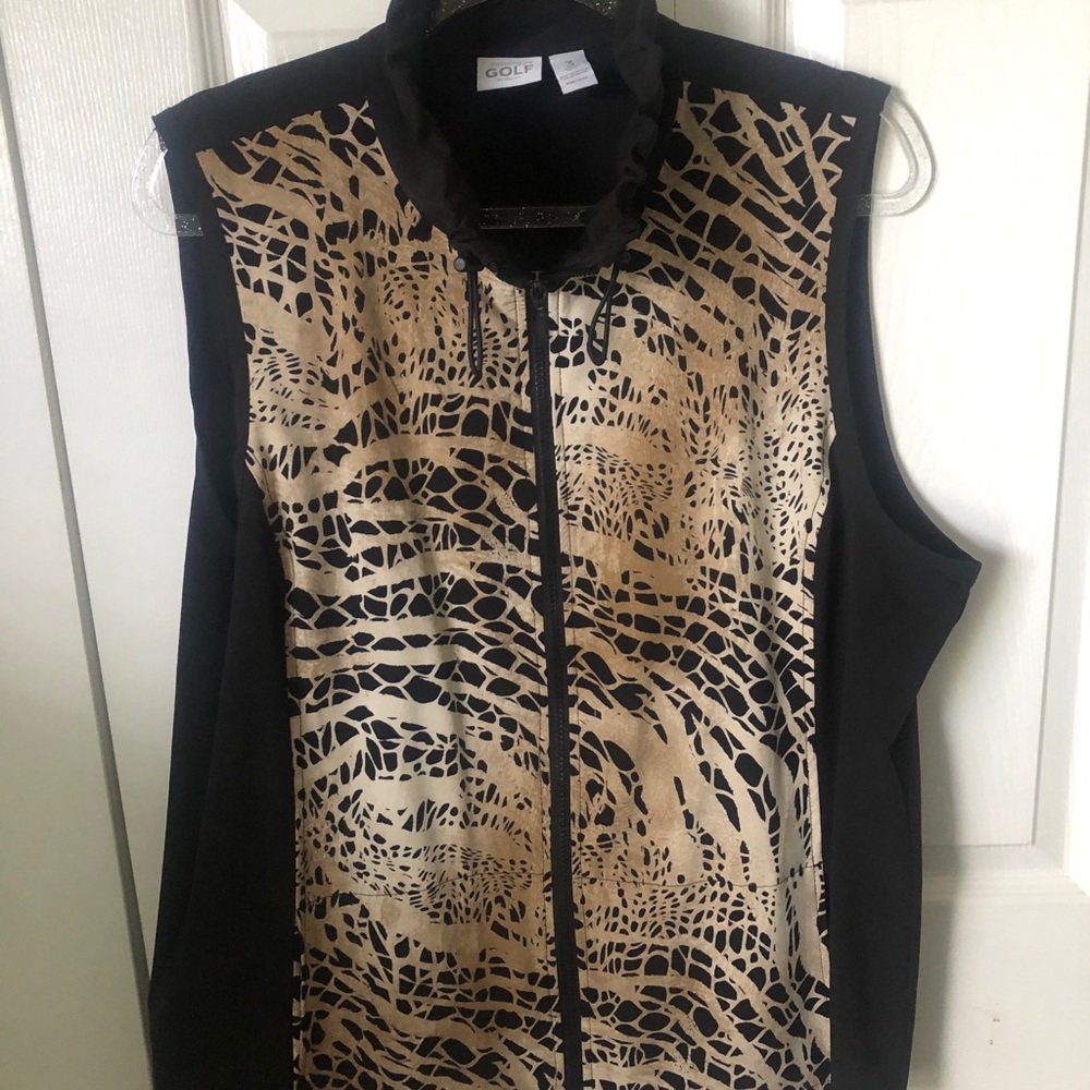 Chico’s Animal Print Sleeveless Vest Size 3 Zenergy Golf